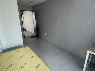 Cho thuê 1 phòng ngủ Ban Công to